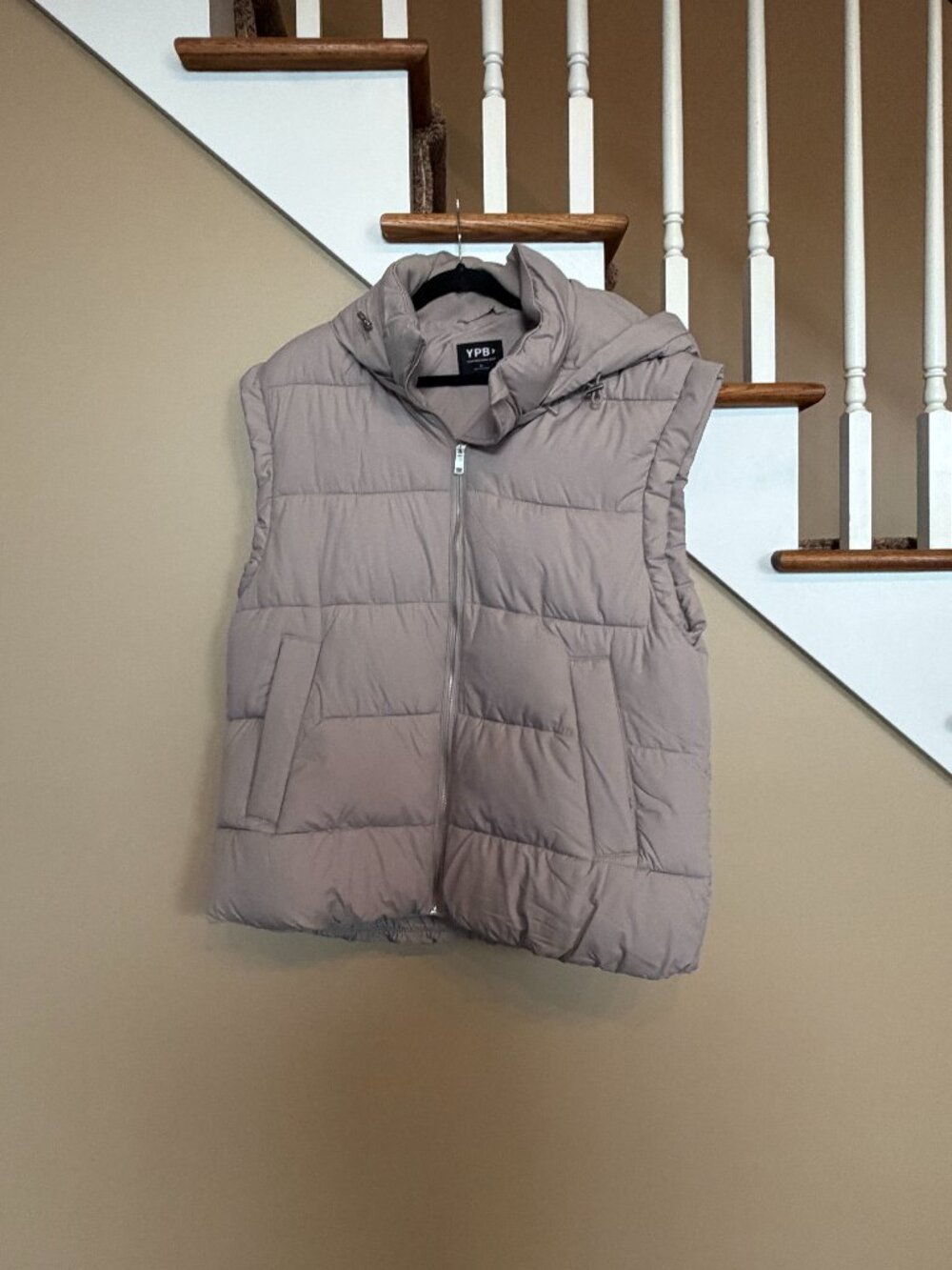 Abercrombie and & Fitch YPB Satin Puffer Vest with Hood sz XL